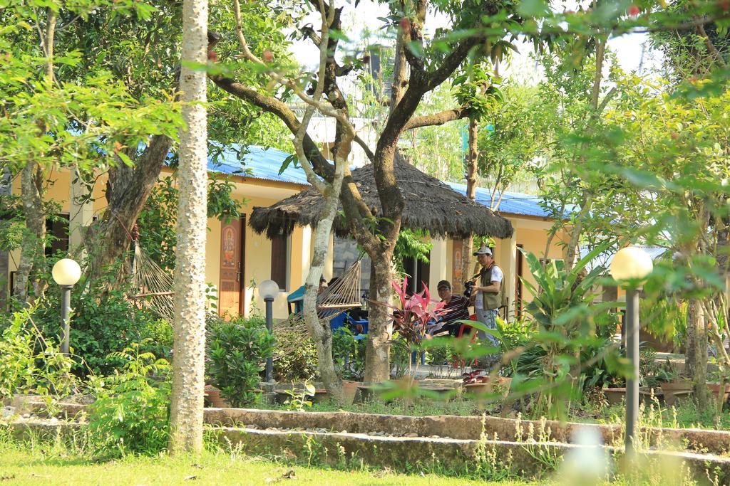 Chitwan Safari Camp & Lodge โซราฮา ภายนอก รูปภาพ