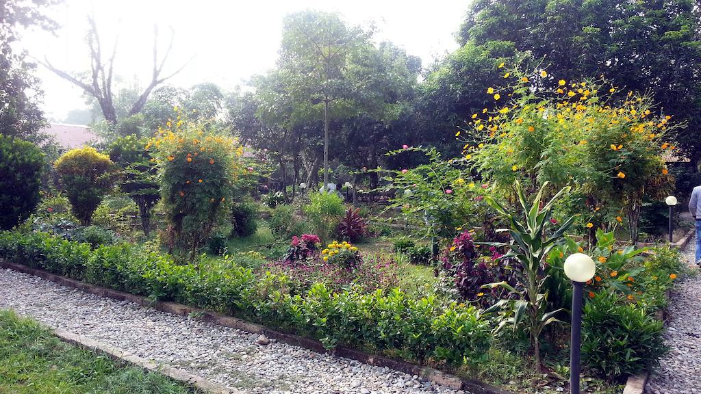 Chitwan Safari Camp & Lodge โซราฮา ภายนอก รูปภาพ