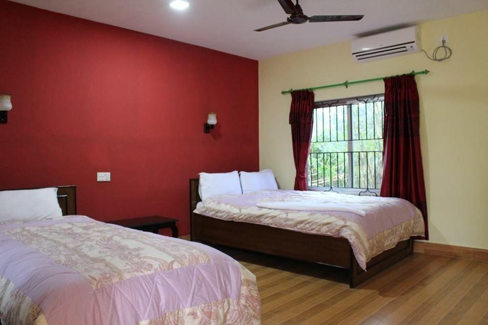 Chitwan Safari Camp & Lodge โซราฮา ภายนอก รูปภาพ