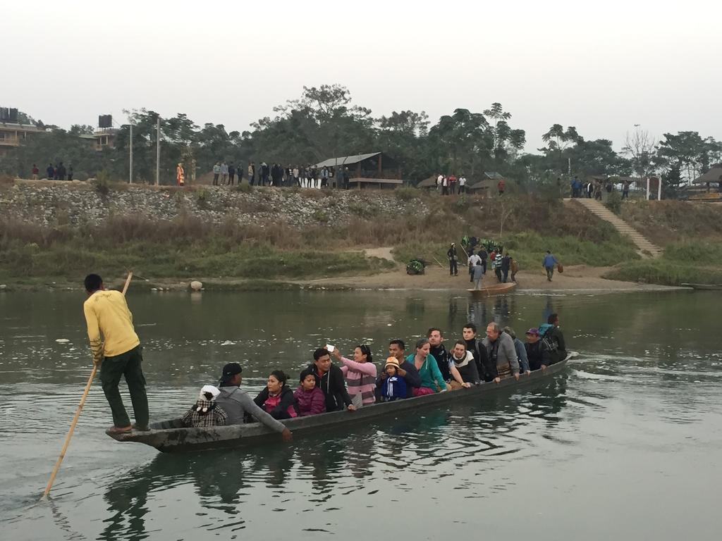 Chitwan Safari Camp & Lodge โซราฮา ภายนอก รูปภาพ