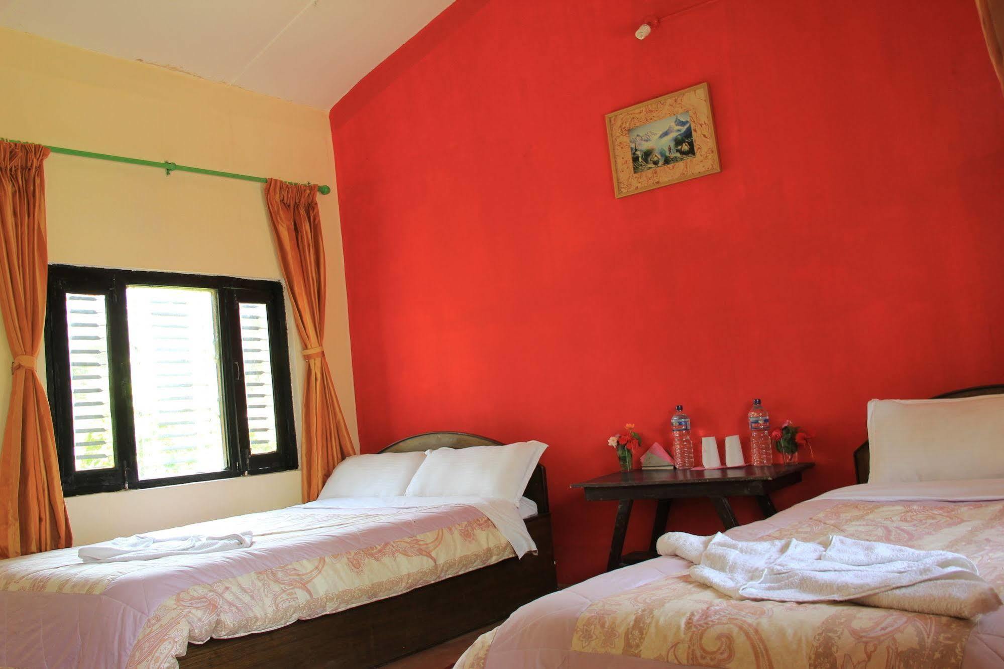 Chitwan Safari Camp & Lodge โซราฮา ภายนอก รูปภาพ